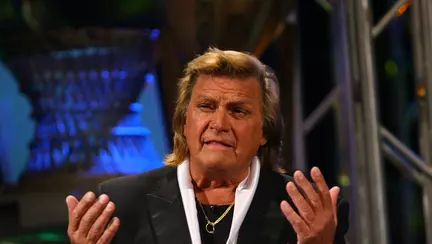 Florin Piersic, apariție emoționantă la 90 de ani. Imaginile cu marele actor de la Piatra Fest 2026 au devenit virale