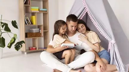 Cum construim momente de conectare cu copilul prin lectură și ascultare
