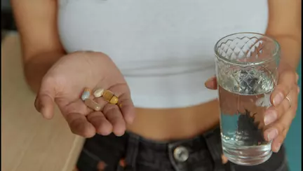Vitamina B12 și relația ei complicată cu cancerul. Mare grijă la suplimente!