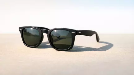 Cei mai cool ochelari de soare Ray-Ban pentru bărbați în 2026 – ghid de cumpărare și modele best-seller