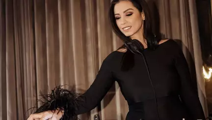 Iuliana Luciu a dat televiziunea pe cluburile de lux! Sora Nicoletei Luciu face senzație la platane. Cum arată acum în ipostaza de DJ