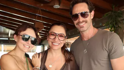 Cu cine s-a întâlnit Andra în Marbella. Artista a luat masa cu Sebastián Rulli și Angelique Boyer, actorii pe care îi urmărea în telenovele