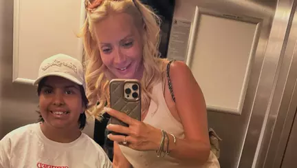 Imagine emoționantă cu Daciana Sârbu și fiica adoptată de ea și Victor Ponta. Maria a împlinit 12 ani, iar sora mai mare, Irina, i-a făcut o surpriză
