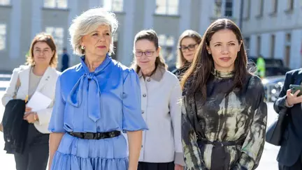 Mirabela Grădinaru, gest neașteptat în delegația de la Praga. Cum a fost surprinsă partenera președintelui Nicușor Dan