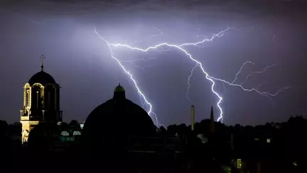 Un sistem gigantic de furtună se îndreaptă cu repeziciune spre o țară aflată la granița cu România