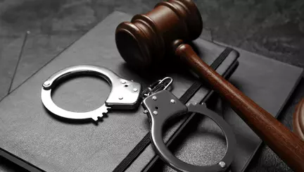 Căsătoriile forțate devin infracțiune în România. Ce pedepse riscă cei care își obligă victimele să se căsătorească