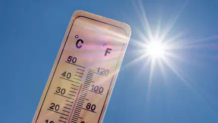 Vremea de mâine, 22 august 2026. Avertizare de caniculă cod galben și portocaliu, în aproape toată țara. Temperaturile ajung până la 37°C
