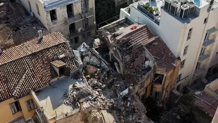 300 de euro pe noapte: cum arăta apartamentul închiriat prin Airbnb din clădirea care s-a prăbușit după o explozie, în Atena