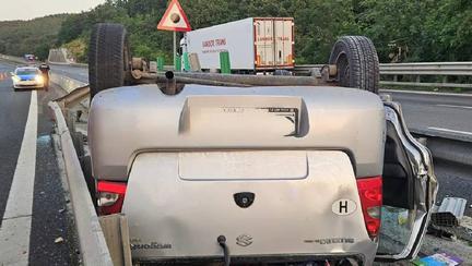 O fetiță de 5 ani a murit, după ce mașina familiei s-a izbit de parapetul median pe A1 Sebeș – Sibiu și s-a răsturnat