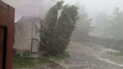 Vremea se schimbă brusc în România: vijelii, grindină și vânt în aproape toată țara. Unde scad temperaturile cu peste 10 grade