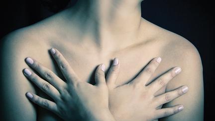 Articulațiile rănesc în timpul cancerului de sân)