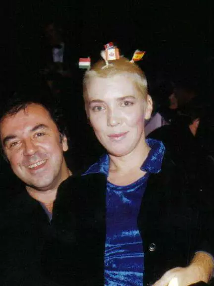 Silvia Dumitrescu cu parul scurt