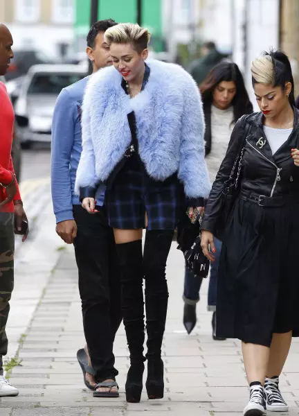 Miley_Cyrus_07.jpg