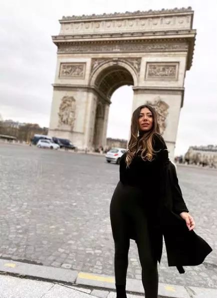 2021-03-09-13_34_04-Iulia-Elena-Cazacu-@iuliaelenaaa-•-Instagram-photos-and-videos