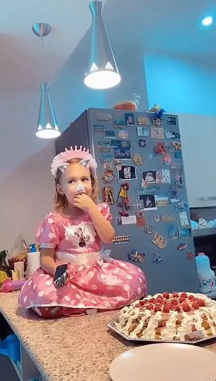 Andreea Bălan a dat jos pozele cu George Burcea de pe frigider