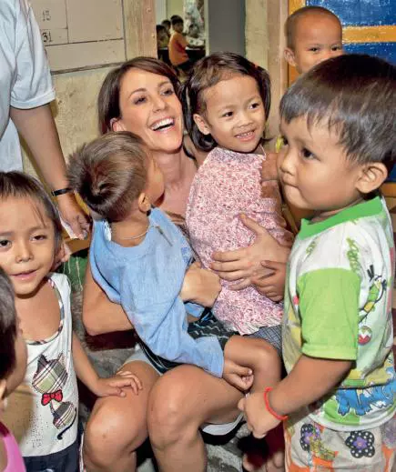 Prințesa Marie a Danemarcei a vizitat Cambodgia ca ambasador al organizației Dan Church Aid
