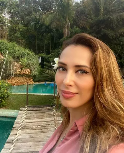 iulia-vantur-3