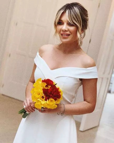 gina-pistol-in-rochie-de-mireasa-1