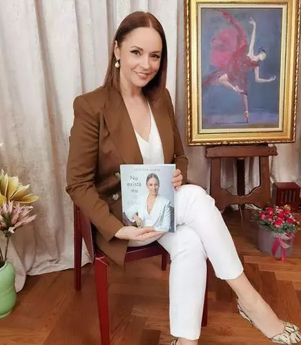 Andreea Marin carte