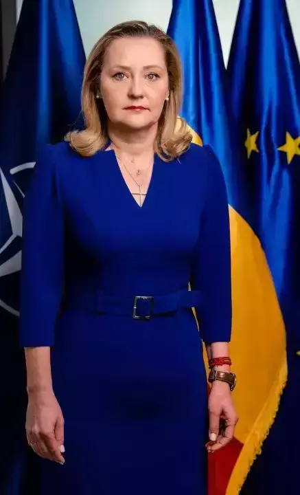 elena-lasconi-11