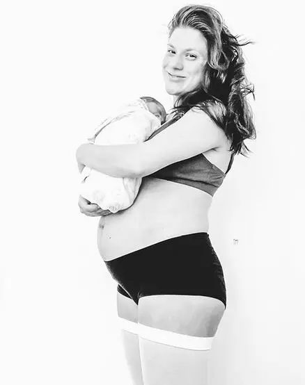 Tily-Niculae-a-nascut-in-plina-pandemie-de-coronavirus