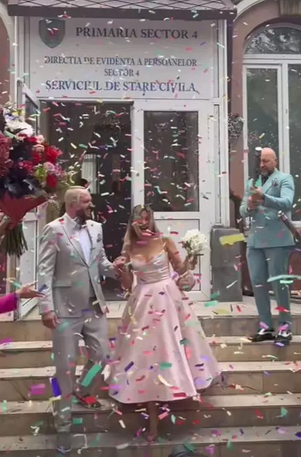 6. Lora și Ionuț Ghenu s-au căsătorit civil