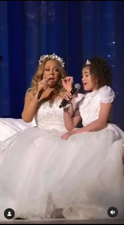 mariah-carey-a-cantat-cu-fiica-ei-2
