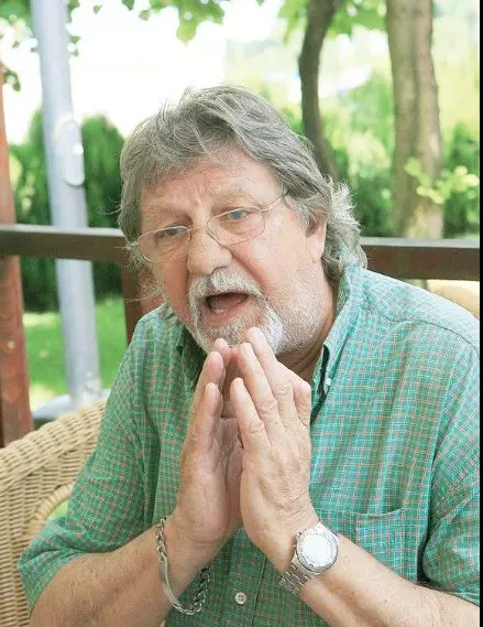 sebastian-papaiani-1