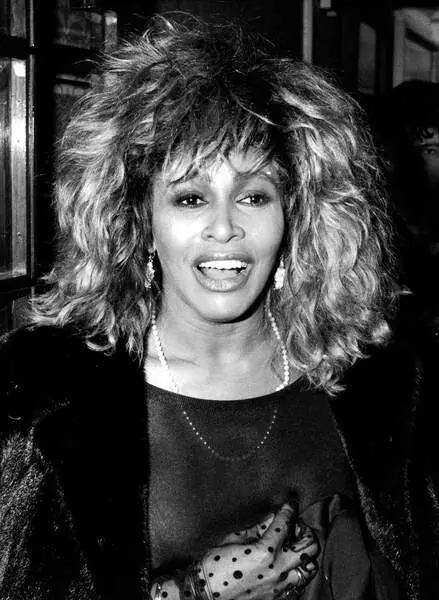 tina turner a murit