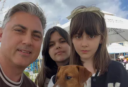 Unde pleacă Alexandru Ciucu în vacanța de vară cu fiicele sale și ale Alinei Sorescu. Designerul le-a pregătit o escapadă specială, în țară, dar și în Grecia: ”Eu le-am propus aceste trasee, iar fetele le-au acceptat”/ EXCLUSIV