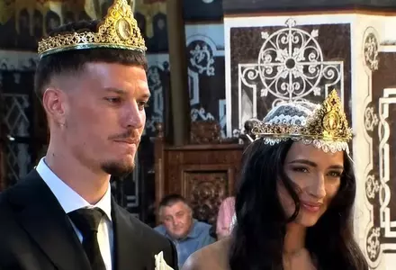 Imagini spectaculoase de la nunta fotbalistului Dennis Man cu Alexandra Grigoriță, după 11 ani de relație: "Ești totul și vei fi mereu". Căpitanul Naționalei, Nicolae Stanciu, le-a fost naș