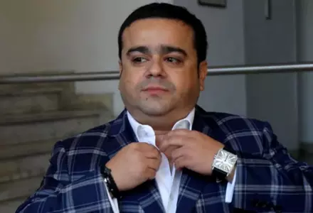 Adrian Minune a cântat o piesă rock celebră la Nibiru. Cum a reacționat publicul: "Să fie asta sfârșitul bătăliei dintre rockeri și manelari?"