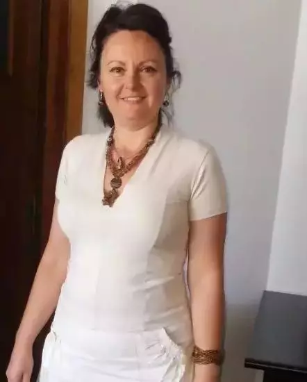 femeie-rechin-inmormantare-11