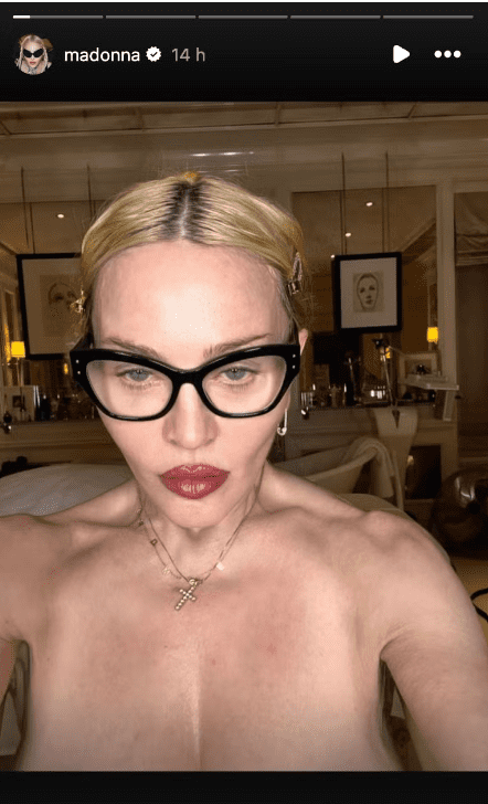 Madonna-topless-1