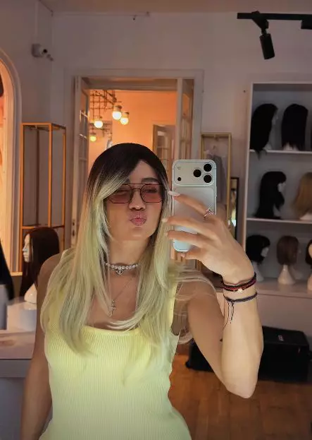 bianca stoica cu ochelari