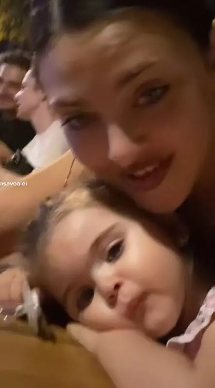 adina asavoaiei cu fetita ei