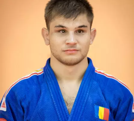 alex-bologa-445×400