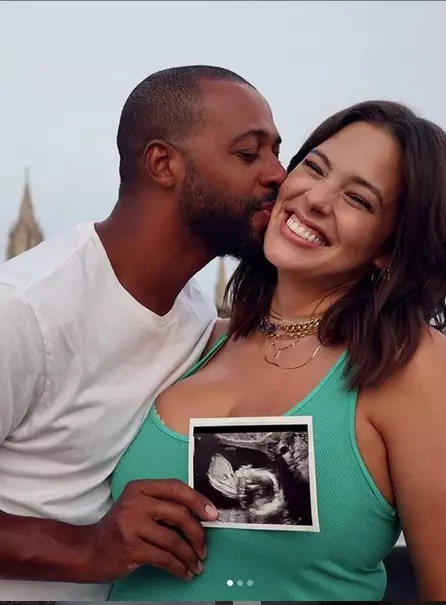 ashley-graham-e-insarcinata-2-copy