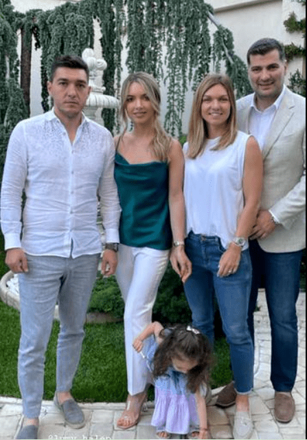 Simona si familia ei
