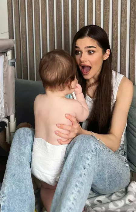 theo-rose-cu-sasha
