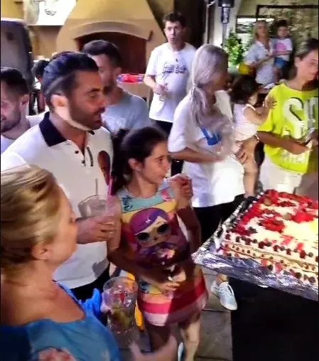 Pepe, aniversare fără inhibiții! Și-a sărutat iubita în fața fiicelor (1)