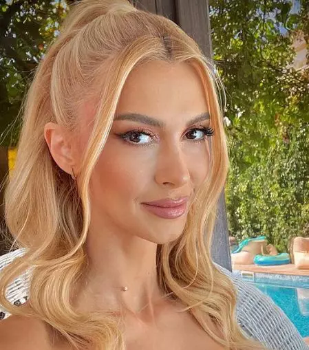 andreea balan 123