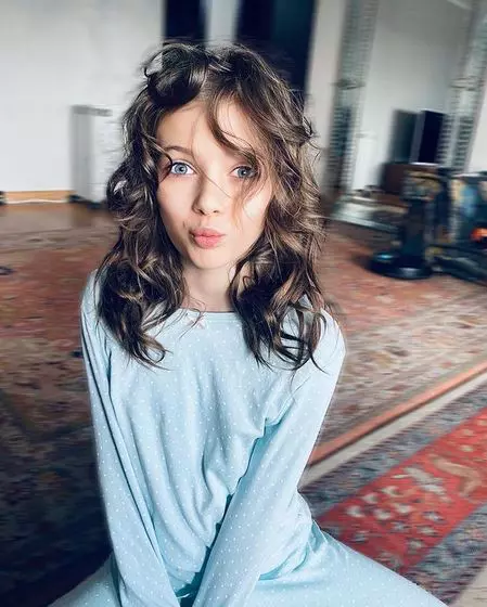 Mikaela-fiica-Iuliei-Albu
