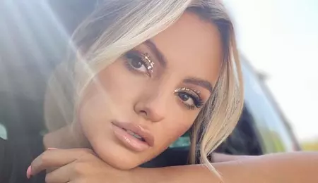 Alexandra Stan și fetița ei au fost externate. Imagine emoționantă cu micuța Eva, după ce a ajuns acasă