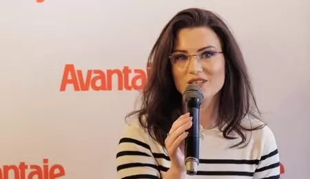 Editorial: Aliniamente, predicții, cultura contemporană și Na Janau