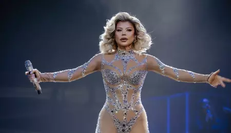 Loredana Groza, apariție incendiară la 55 de ani! Cum s-a îmbrăcat artista la ultimul concert din București. „Ești top!”