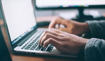 Cele mai căutate joburi în 2025: ce domenii au atras peste 24 de milioane de căutări pe eJobs