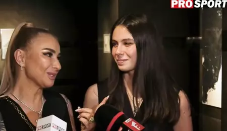 Fiica cea mare a Anamariei Prodan, în costum de baie pe un iaht. Rebecca se află în vacanță cu iubitul ei