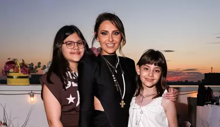 Alina Sorescu, apariție spectaculoasă la petrecerea aniversară. Artista și-a sărbătorit ziua de naștere în avans