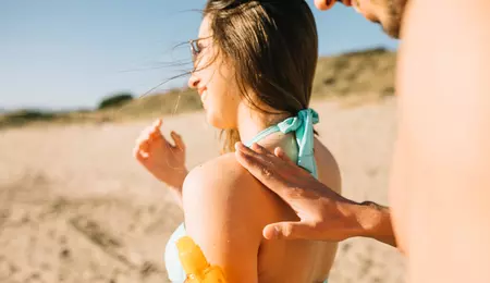 Vacanță la mare fără griji: cum te protejezi eficient de soare